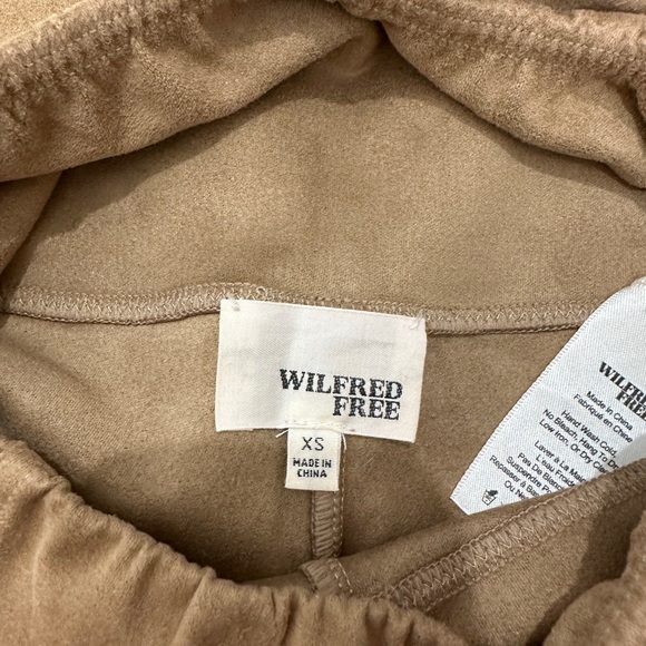 Suede Aritzia Daria Legging. XS - Picture 1 of 2